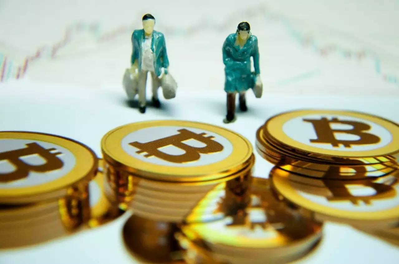 下面哪一项不是比特币和Q币，q币与比特币的异同